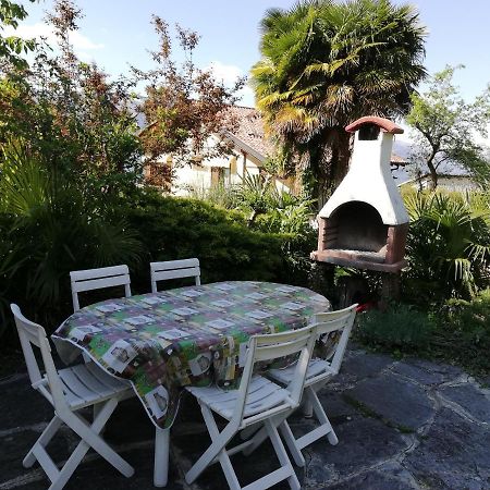 Apartmán Giardino Porto Valtravaglia Exteriér fotografie