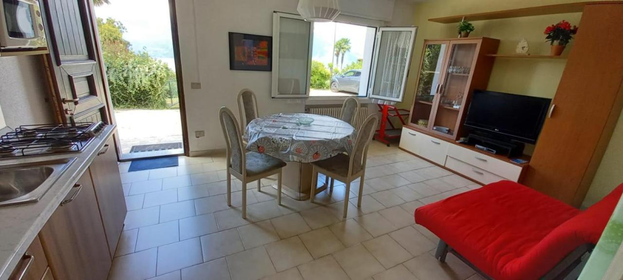 Apartmán Giardino Porto Valtravaglia Exteriér fotografie