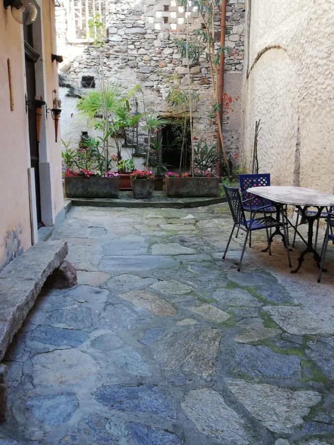 Apartmán Giardino Porto Valtravaglia Exteriér fotografie