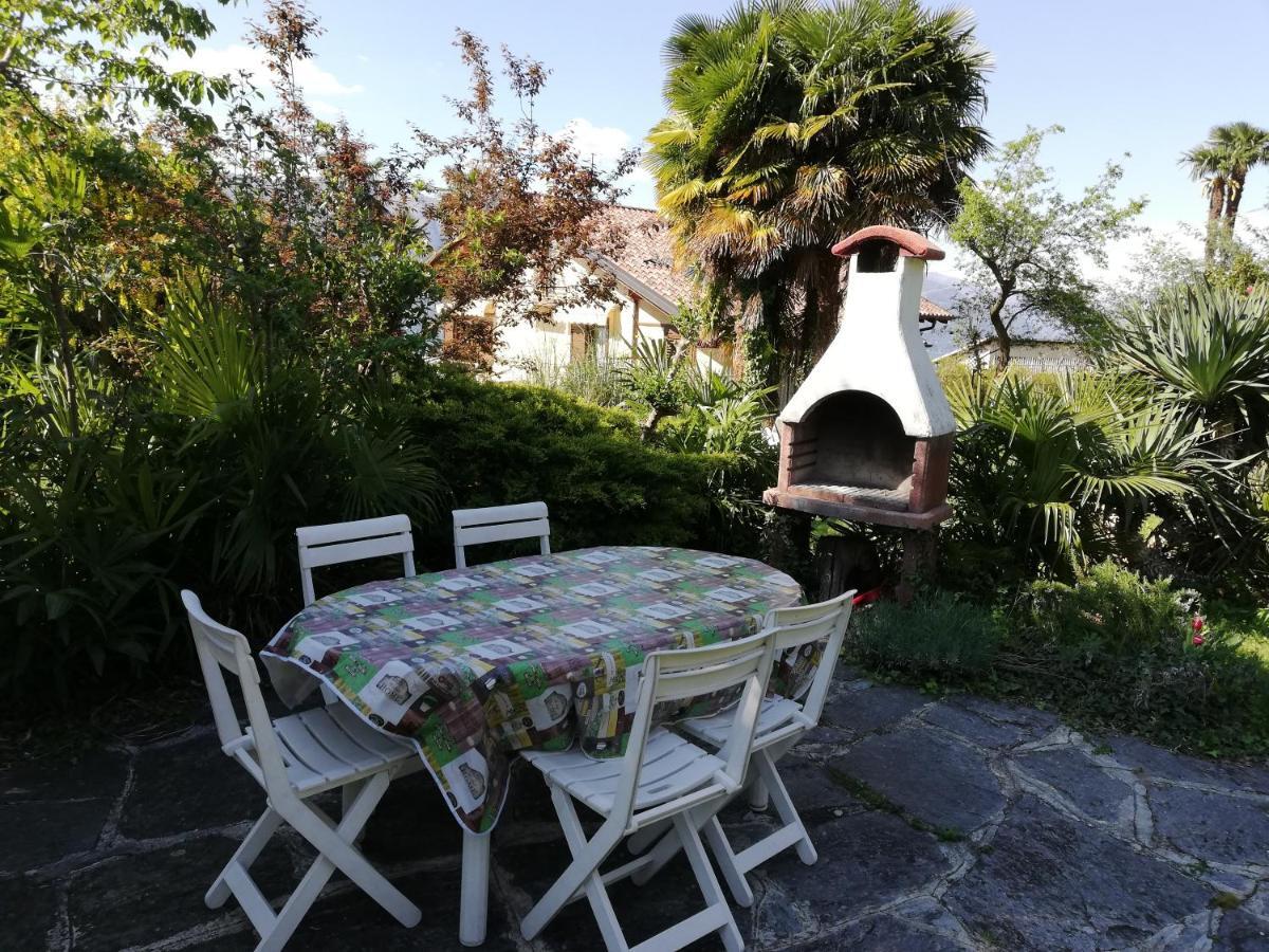 Apartmán Giardino Porto Valtravaglia Exteriér fotografie